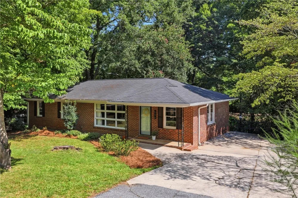 606 Forest Heights Drive Athens, GA 30606