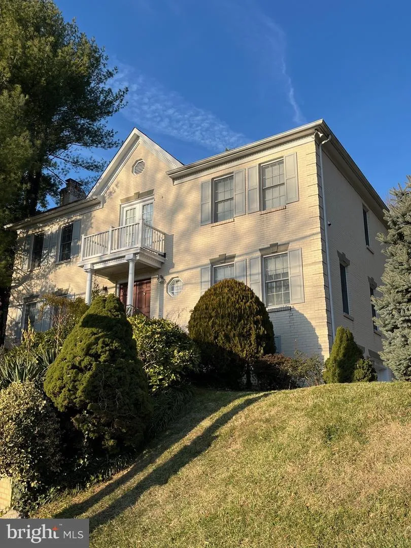 5179 MACOMB STREET NW Washington, DC 20016