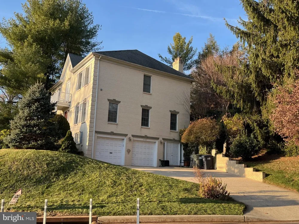 5179 MACOMB STREET NW Washington, DC 20016