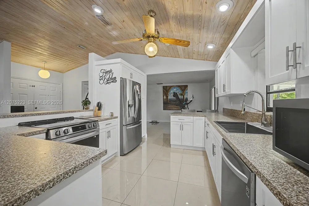 16880 SW 278th St Homestead, FL 33031