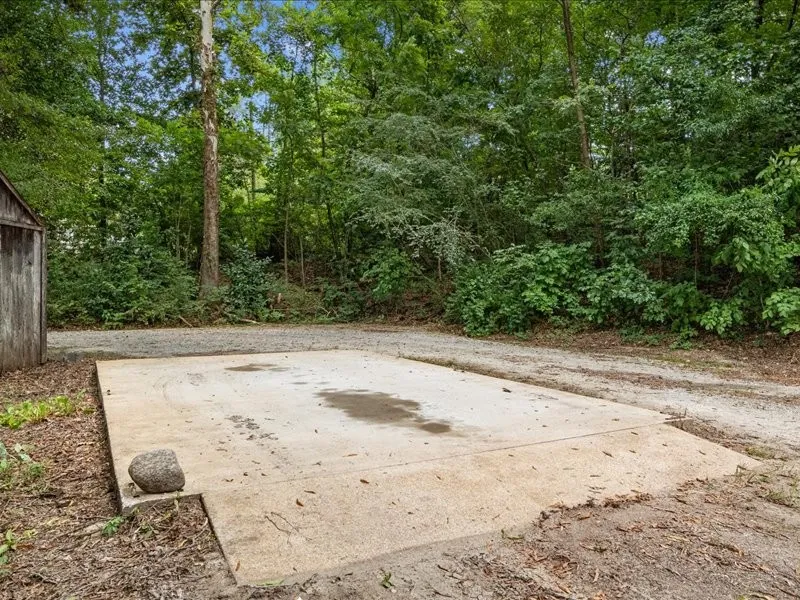 810 W Main St Waverly, TN 37185
