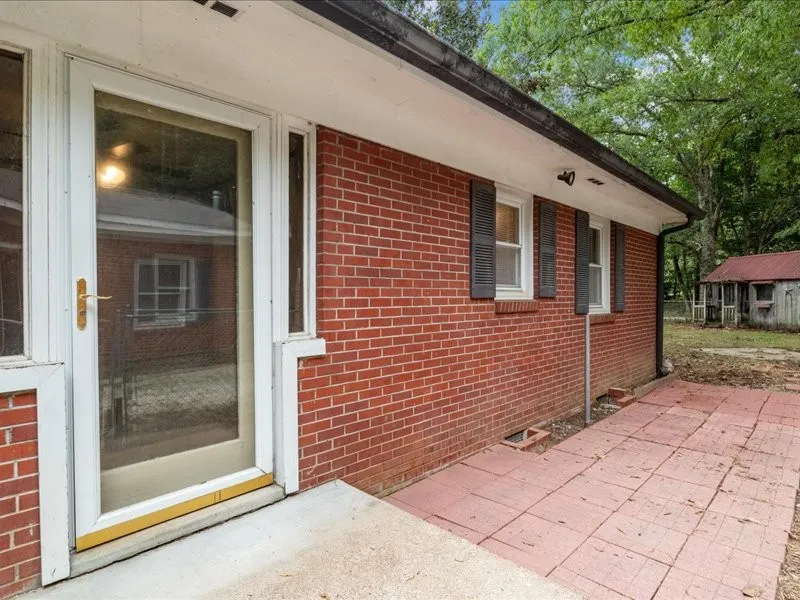 810 W Main St Waverly, TN 37185