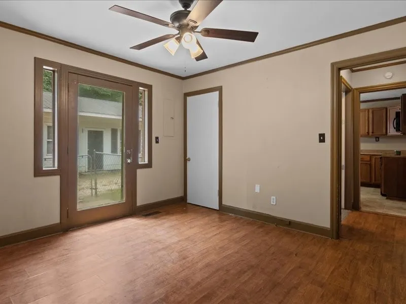 810 W Main St Waverly, TN 37185