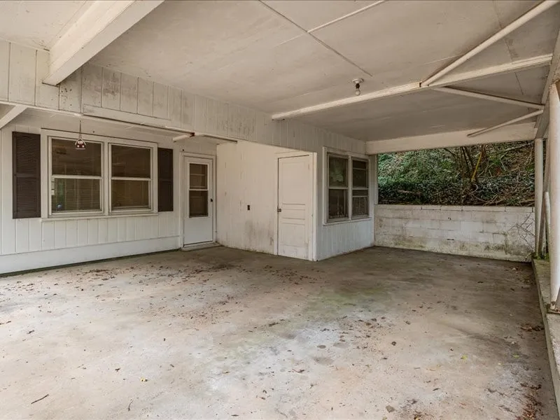 810 W Main St Waverly, TN 37185