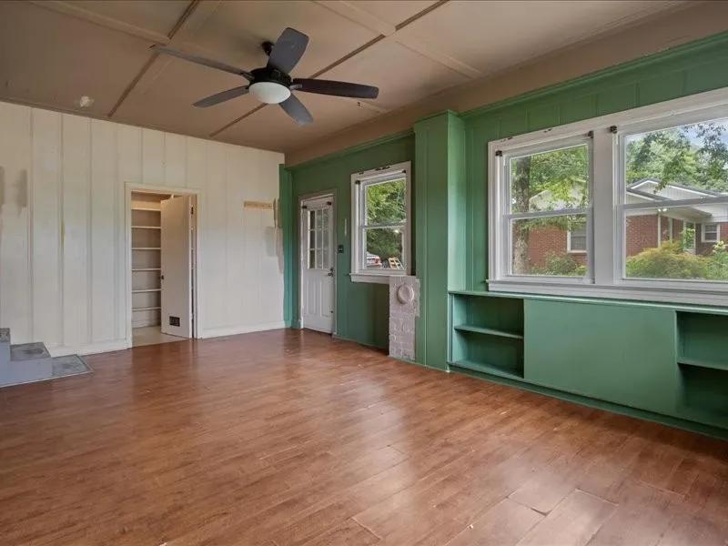 810 W Main St Waverly, TN 37185