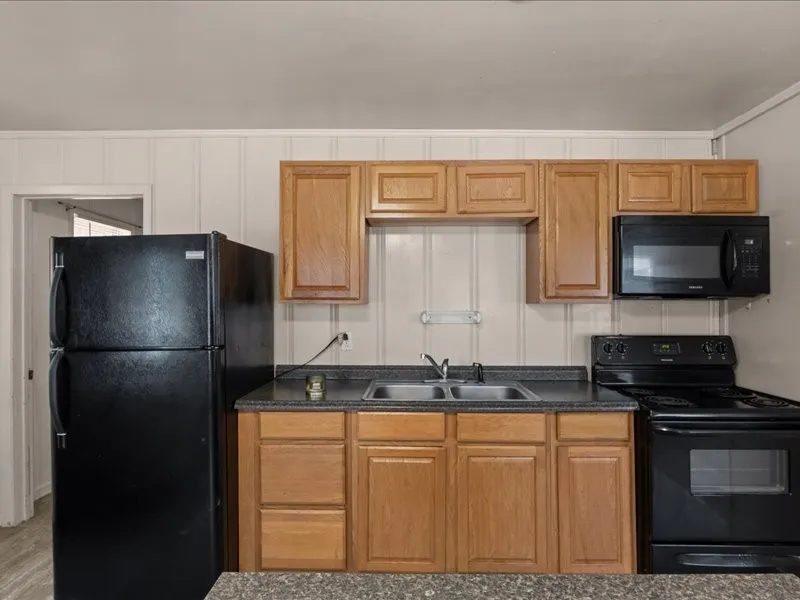 810 W Main St Waverly, TN 37185