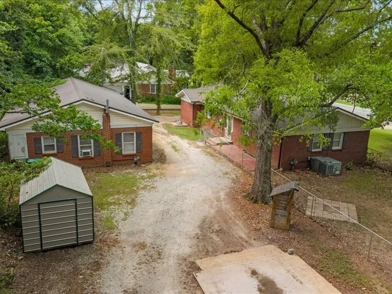 810 W Main St Waverly, TN 37185