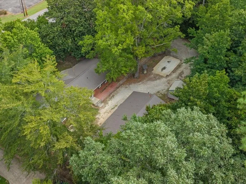 810 W Main St Waverly, TN 37185