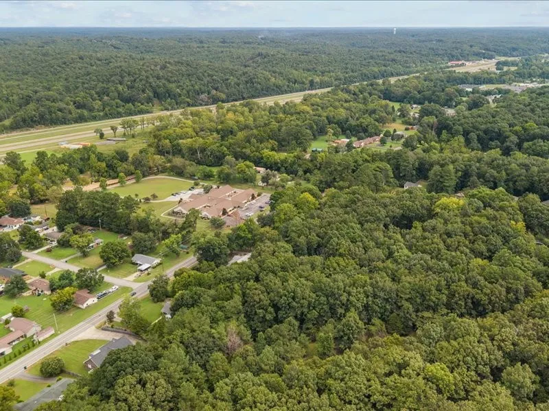 810 W Main St Waverly, TN 37185