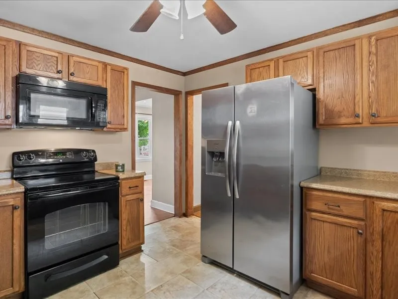 810 W Main St Waverly, TN 37185