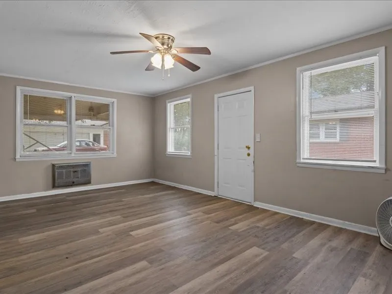 810 W Main St Waverly, TN 37185
