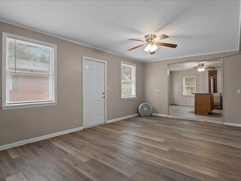 810 W Main St Waverly, TN 37185