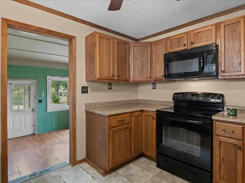 810 W Main St Waverly, TN 37185