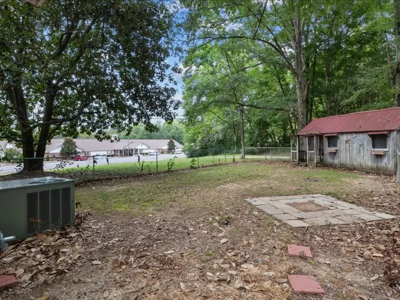 810 W Main St Waverly, TN 37185
