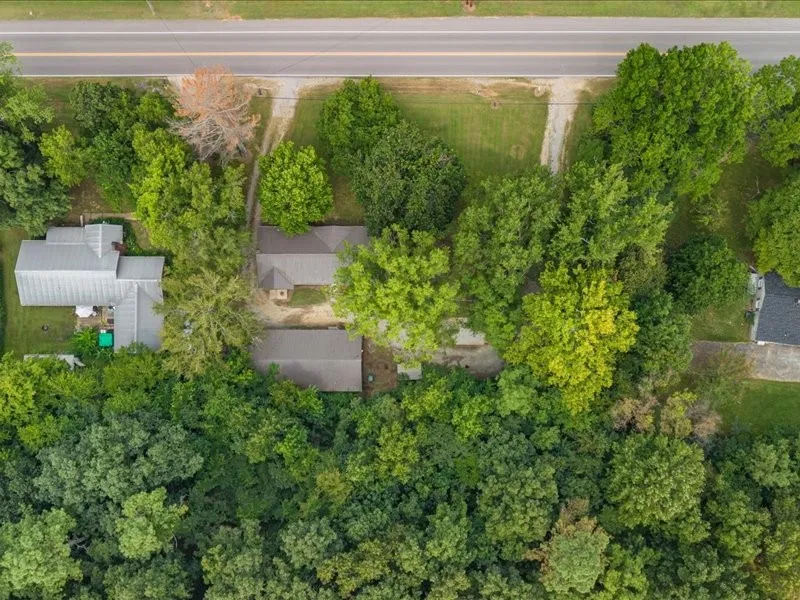 810 W Main St Waverly, TN 37185