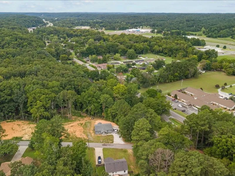 810 W Main St Waverly, TN 37185