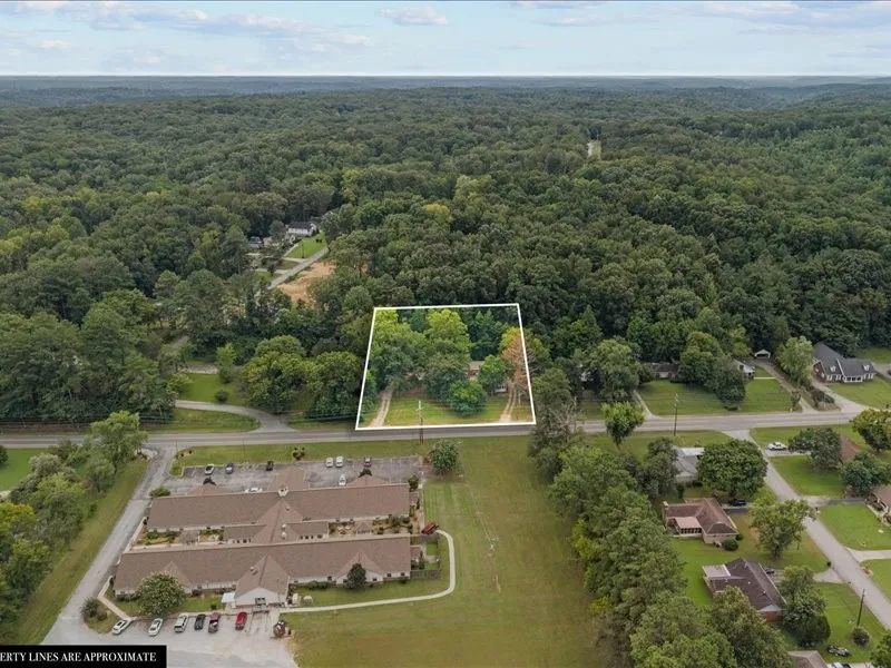 810 W Main St Waverly, TN 37185
