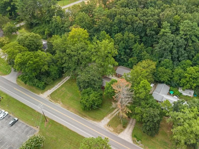 810 W Main St Waverly, TN 37185