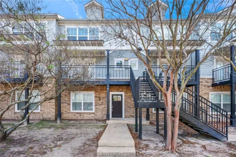 1725 Harvey Mitchell Parkway S #627