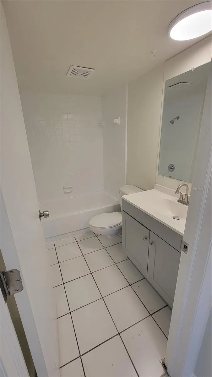 308 AVANDA COURT #6 Clearwater, FL 33756