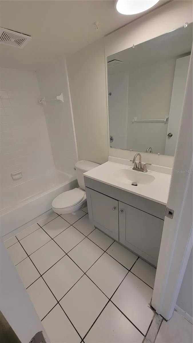 308 AVANDA COURT #6 Clearwater, FL 33756