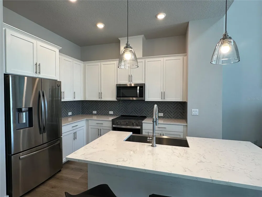 2328 LINDSTROM STREET Sarasota, FL 34237