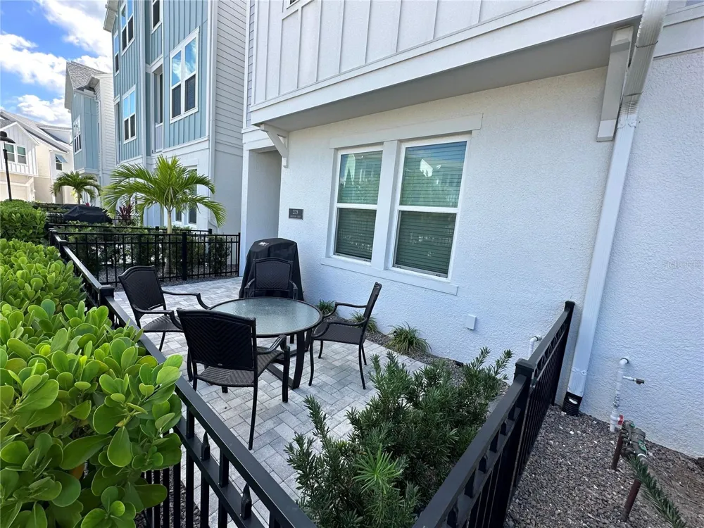 2328 LINDSTROM STREET Sarasota, FL 34237