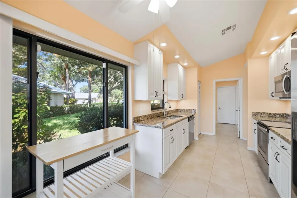 214 SOUTHAMPTON DRIVE #327 Venice, FL 34293