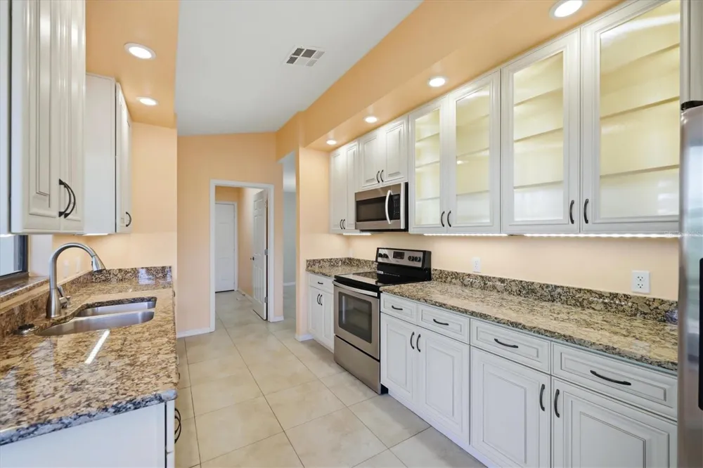 214 SOUTHAMPTON DRIVE #327 Venice, FL 34293