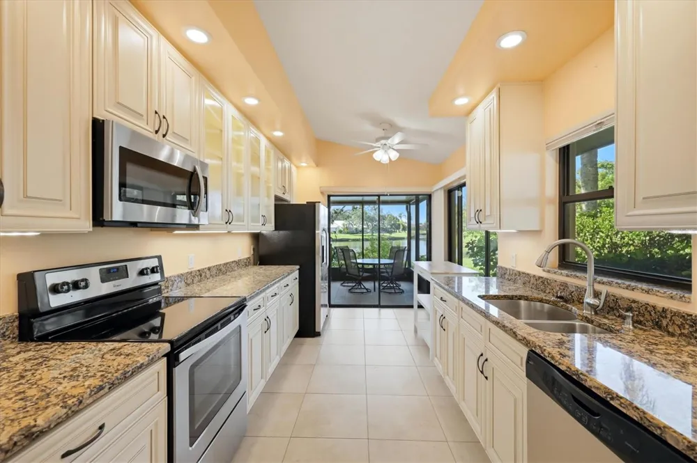 214 SOUTHAMPTON DRIVE #327 Venice, FL 34293