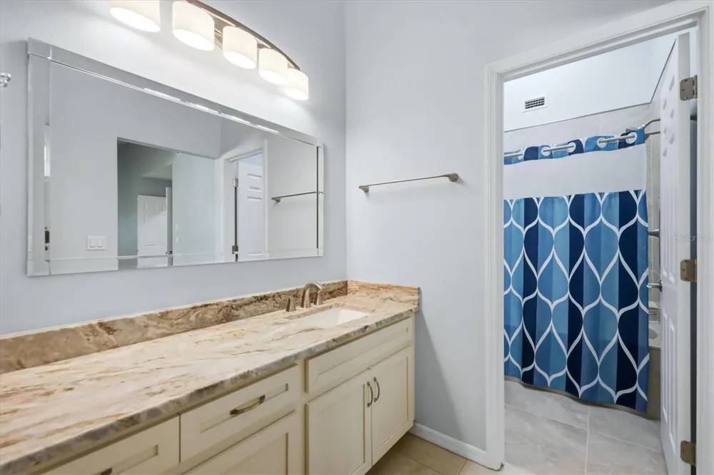 214 SOUTHAMPTON DRIVE #327 Venice, FL 34293