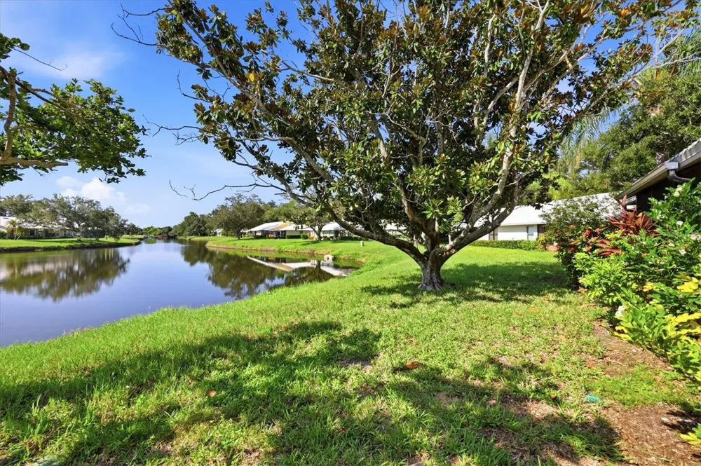 214 SOUTHAMPTON DRIVE #327 Venice, FL 34293