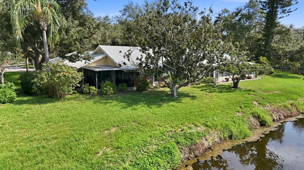 214 SOUTHAMPTON DRIVE #327 Venice, FL 34293
