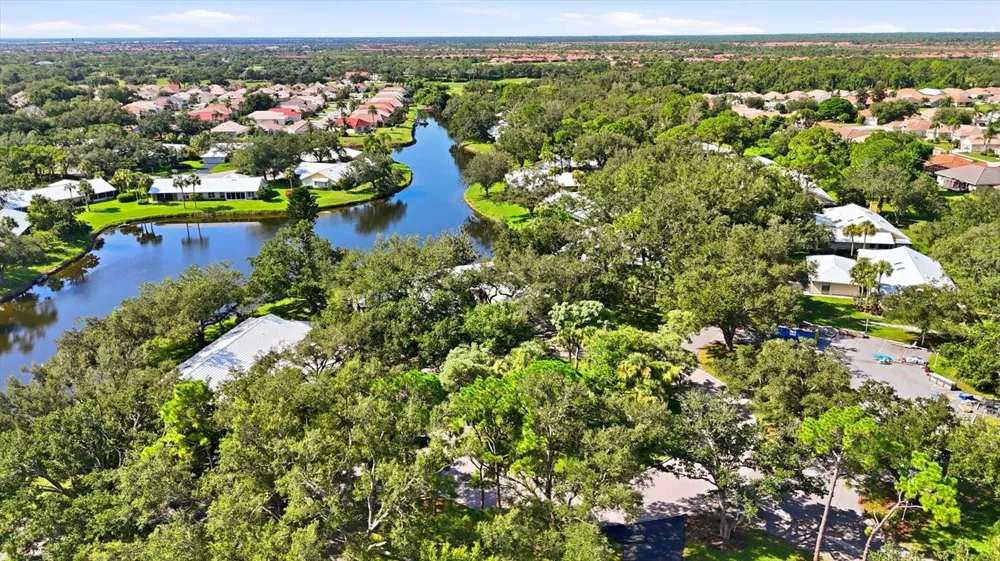 214 SOUTHAMPTON DRIVE #327 Venice, FL 34293