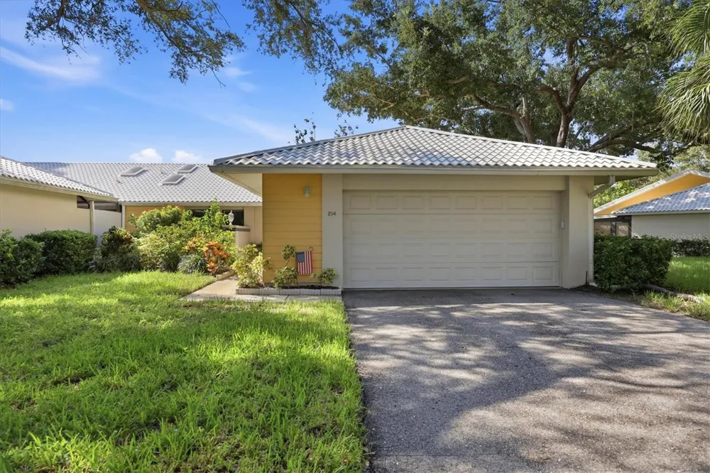 214 SOUTHAMPTON DRIVE #327 Venice, FL 34293
