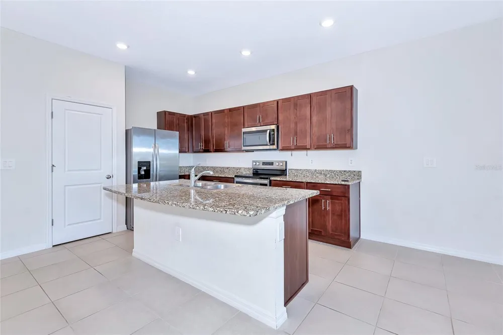 8657 MILESTONE DRIVE Sarasota, FL 34238