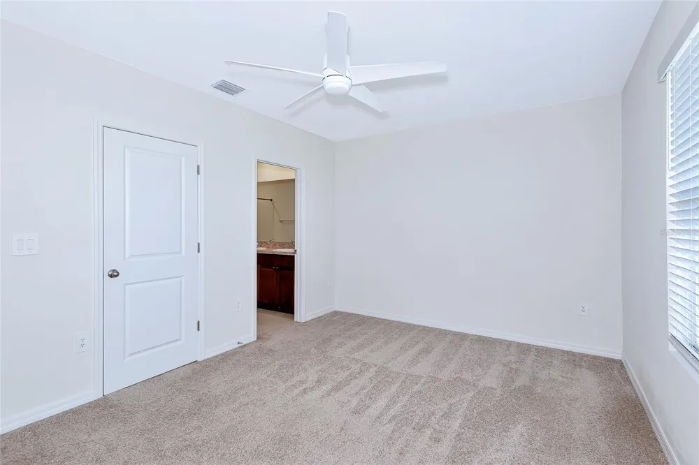 8657 MILESTONE DRIVE Sarasota, FL 34238