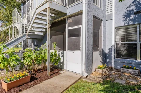 304 NORTHLAKE DRIVE