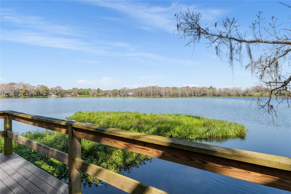 304 NORTHLAKE DRIVE Sanford, FL 32773