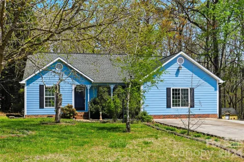 106 Chinaberry Court