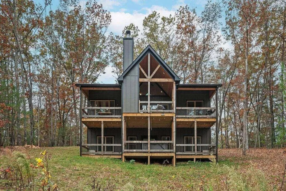 284 Lees Ride McCaysville, GA 30555