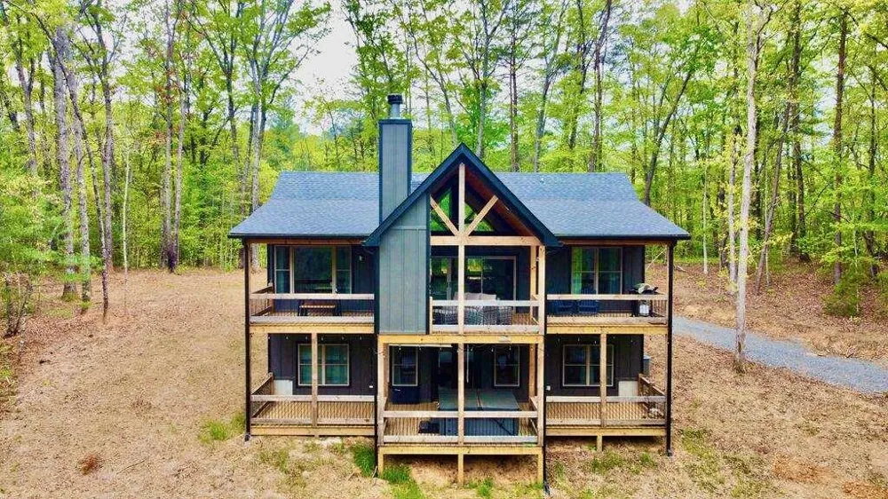 284 Lees Ride McCaysville, GA 30555