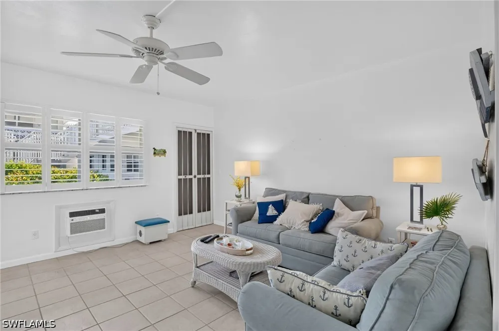 4th Avenue S #3 Naples, FL 34102