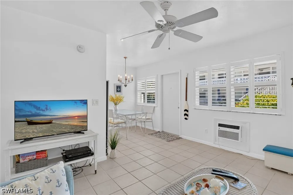 4th Avenue S #3 Naples, FL 34102