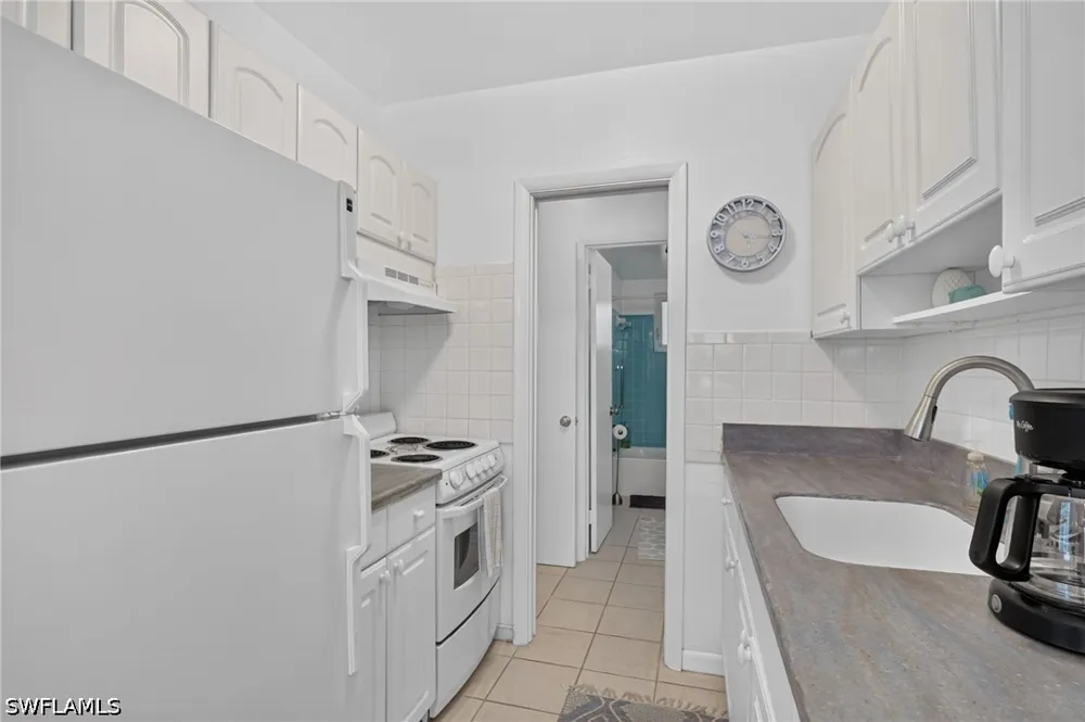 4th Avenue S #3 Naples, FL 34102