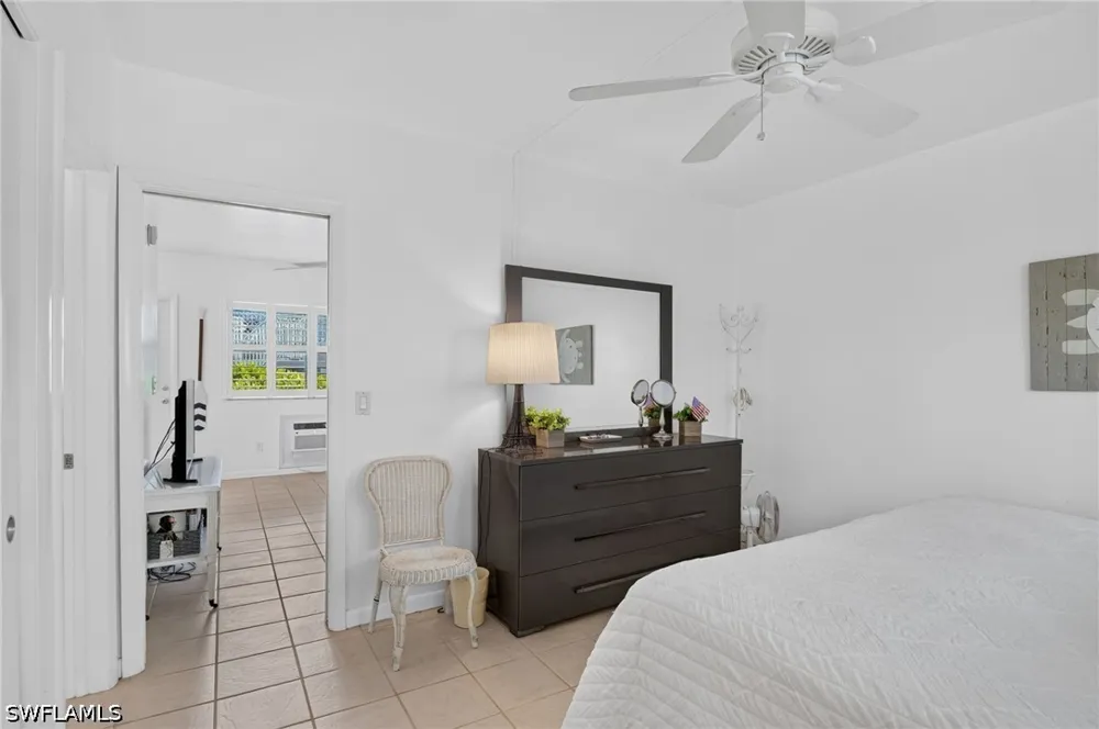 4th Avenue S #3 Naples, FL 34102