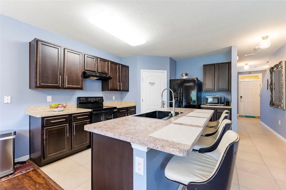 4162 ROBERTA DRIVE Winter Haven, FL 33881