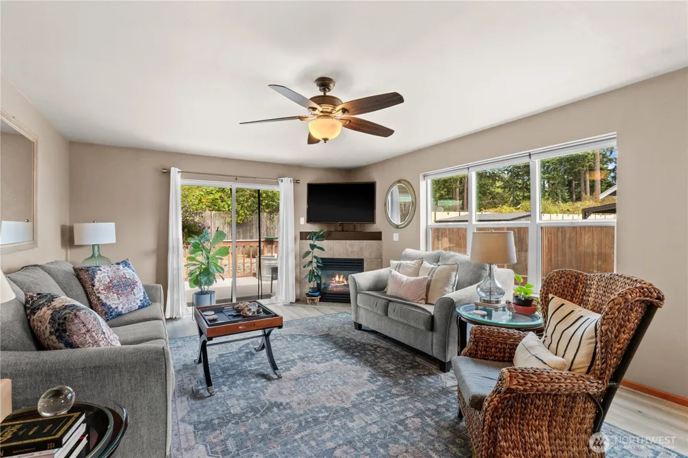 961 NW Longview Drive Oak Harbor, WA 98277