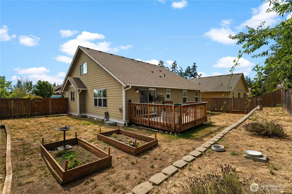 961 NW Longview Drive Oak Harbor, WA 98277