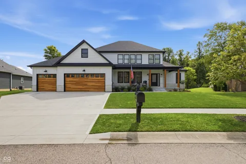 1913 Deer Creek Circle